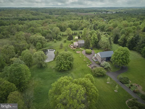 71 Sweetbriar Rd, Perkasie, PA 18944