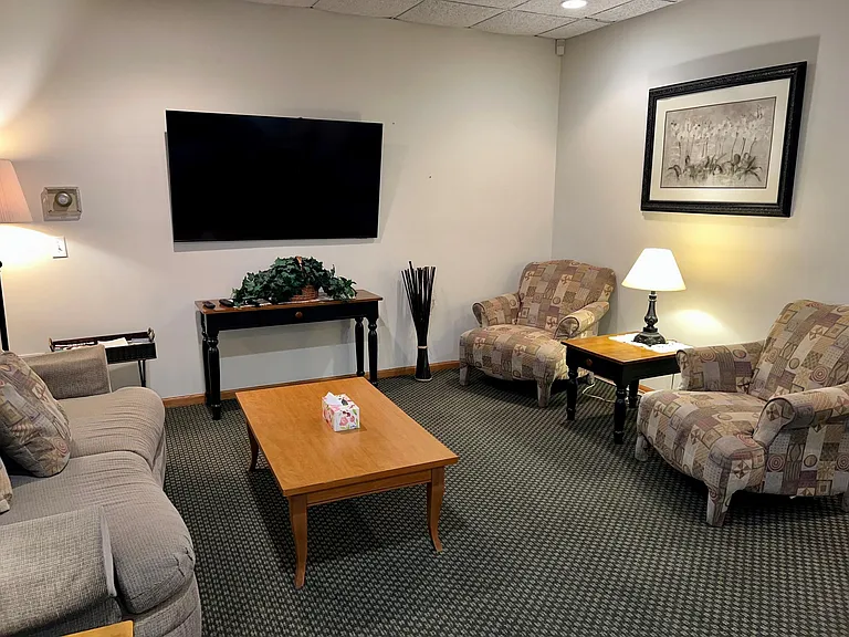 Four Seasons Estates — Photo 9