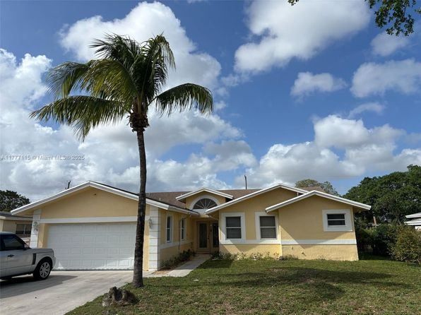 4501 SW 26th St, Hollywood, FL 33023