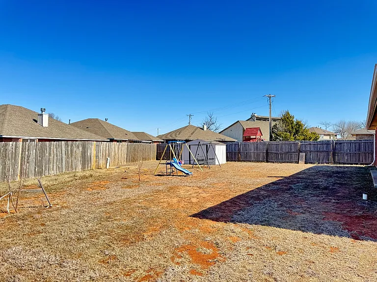 8221 Greer Way — Photo 37