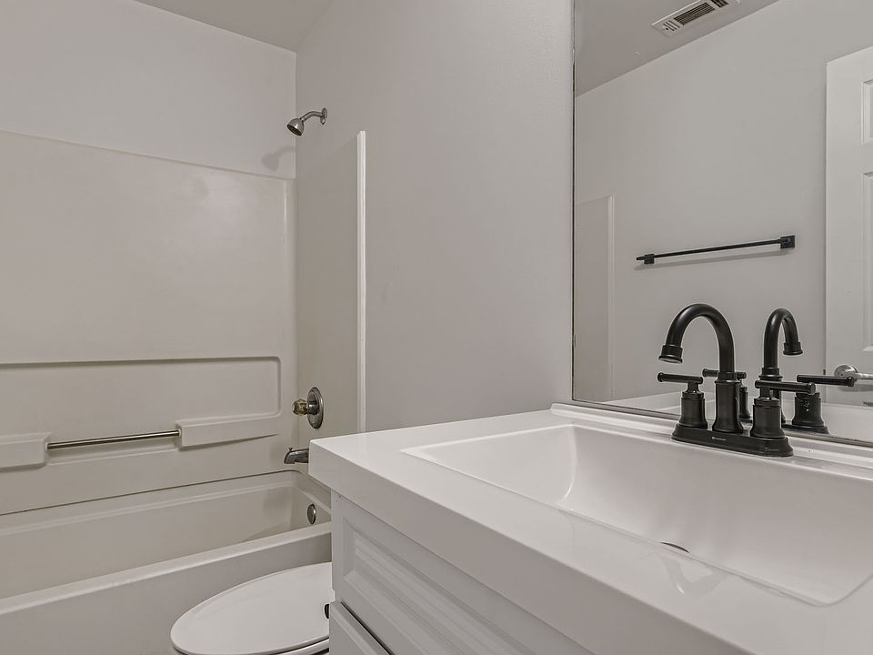 1st image of 865 Lee Andrews Ave SE