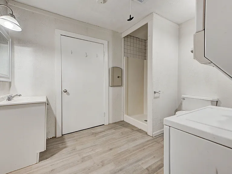 1005 W Eufaula St — Photo 11
