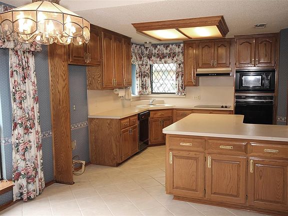 4th image of 6217 Sandybrook Dr