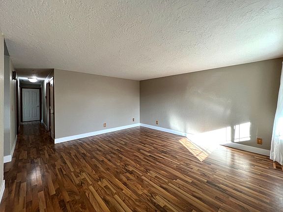 3rd image of 5107 W Nixon St