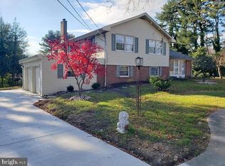 100 Forest Rd, Moorestown, NJ 08057