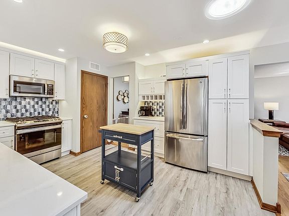 4th image of 2308 N 77th Ave