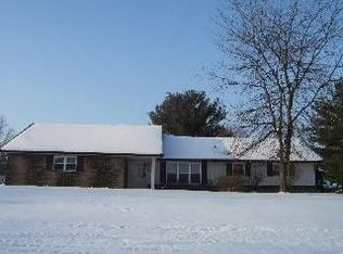 6971 Kenilworth Dr, Lambertville, MI 48144