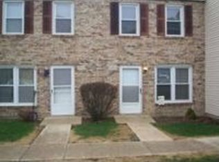 1666 Shamrock Ct, Aurora, IL 60505