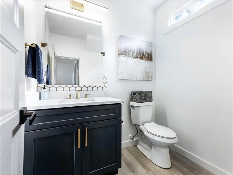 379 Enota Pl SW — Photo 27