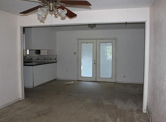 3rd image of 3101 Montana Dr