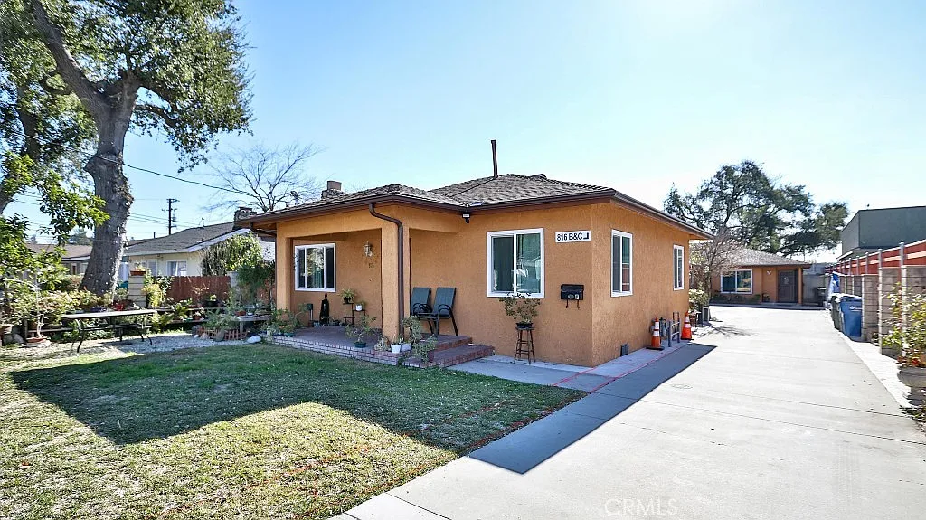 2 bed, 831 sqft, $3,100 — Photo 1