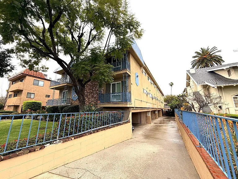 703 E California Blvd #2 — Photo 9