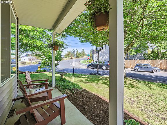 4th image of 14094 SW Viewpoint Ct