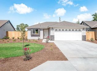 10587 Lewis Dr, Dinuba, CA 93618