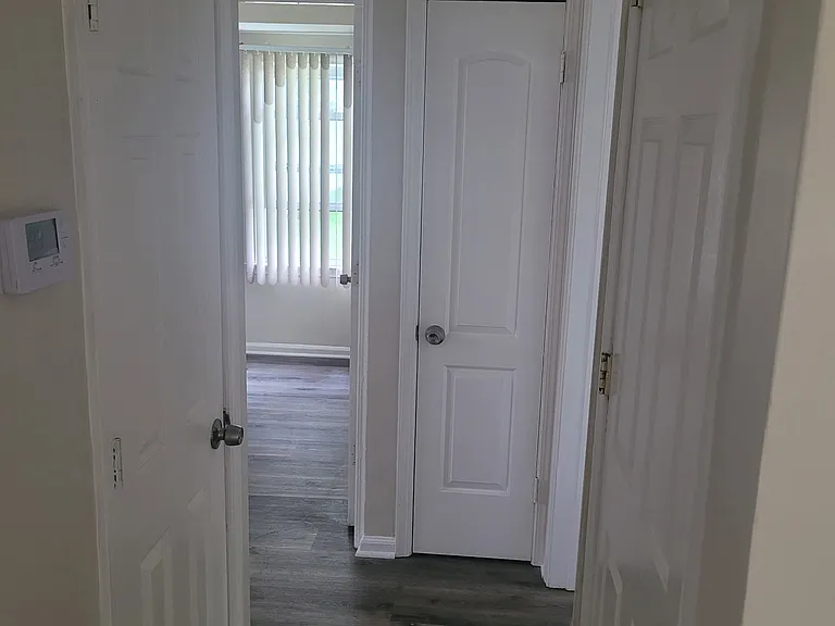 19420 Huntington Rd — Photo 11