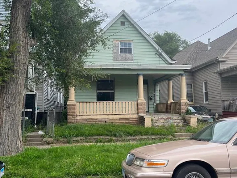 1811 W Millman St — Photo 1