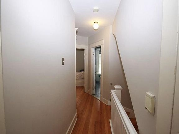 5th image of 27 Lawnridge Ave