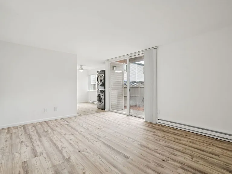 Images Columbia Apartments — Photo 50