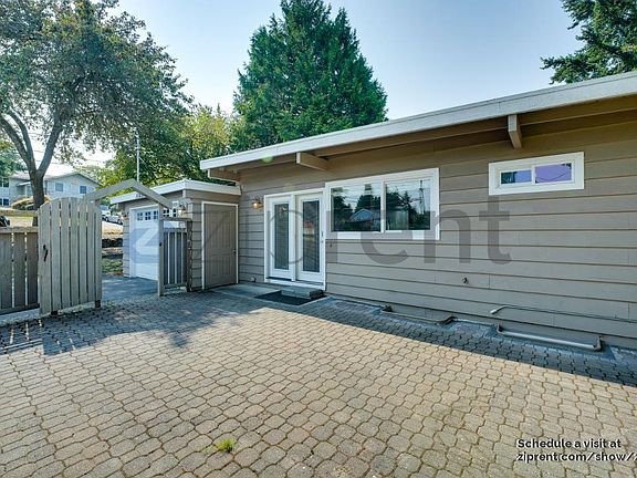 4th image of 15856 SE 10th St