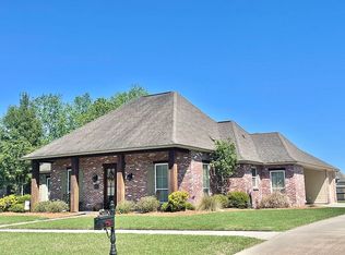 6212 Summerlin Dr, Zachary, LA 70791
