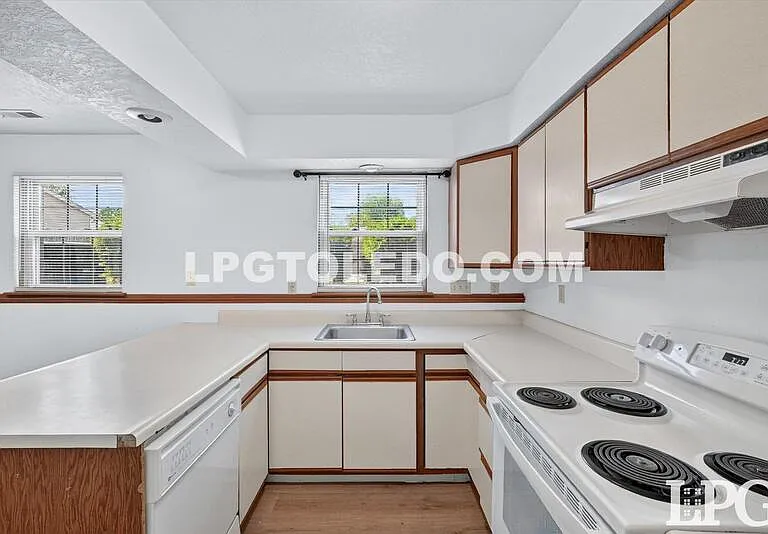801 Hilltop Ln #101 — Photo 18