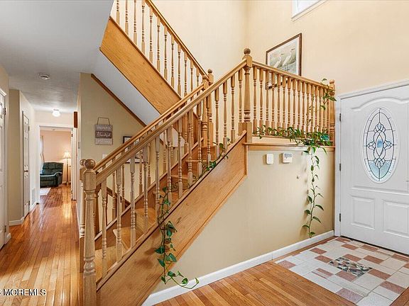 4th image of 801 Stamford Drive
