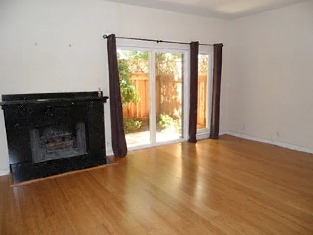 917 Hough Ave #9