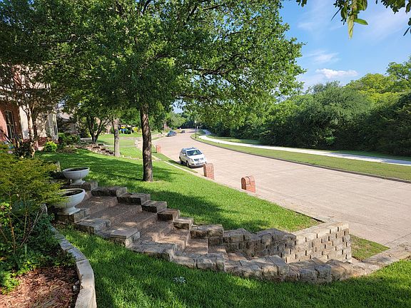 4th image of 4405 Beck Dr