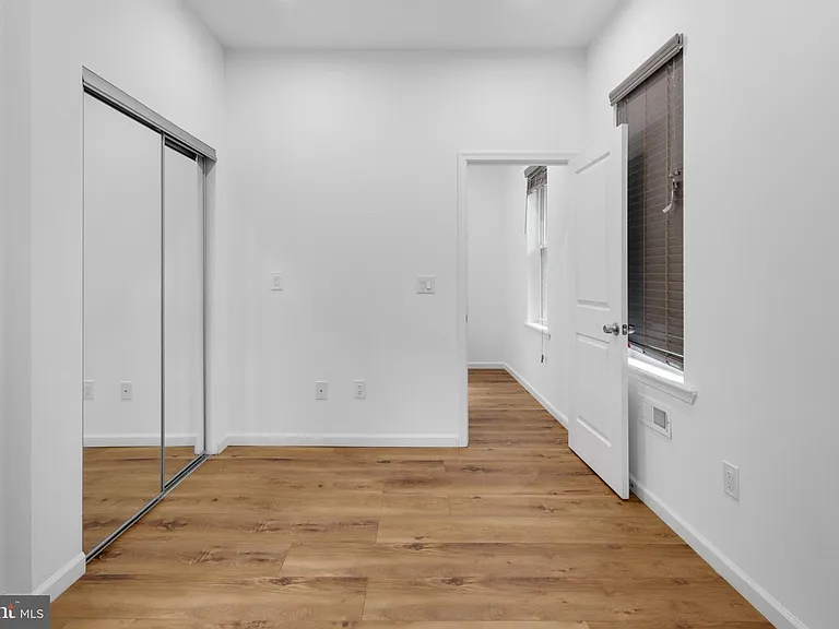 2516 W Master St — Photo 19