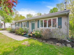 102 McGinn Dr, Saint Albans, VT 05478