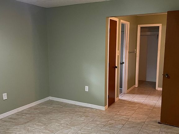 5th image of 1435 Salyers St