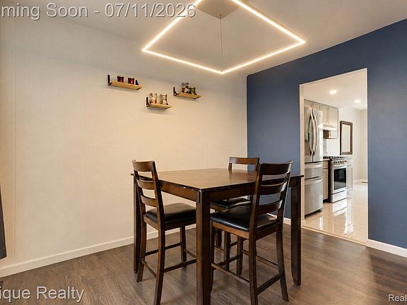 5th image of 37525 Charter Oaks Blvd