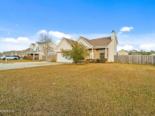 14040 Seymour Dr, Diberville, MS 39540