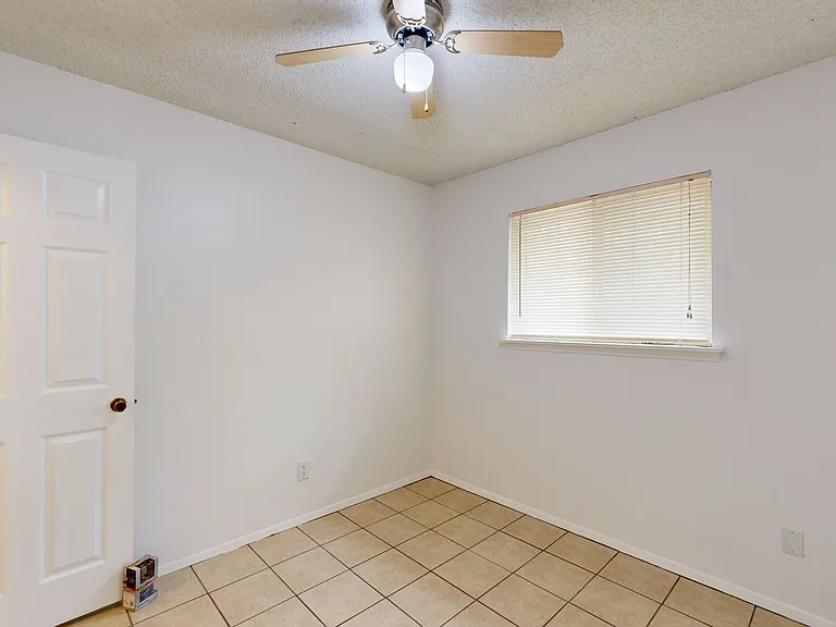 2208 Cooke Dr — Photo 18