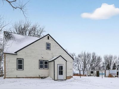 8225 485th St, Kenyon, MN, 55946