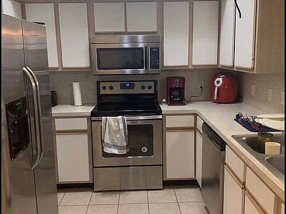 4th image of 1205 Canyon Creek Cir