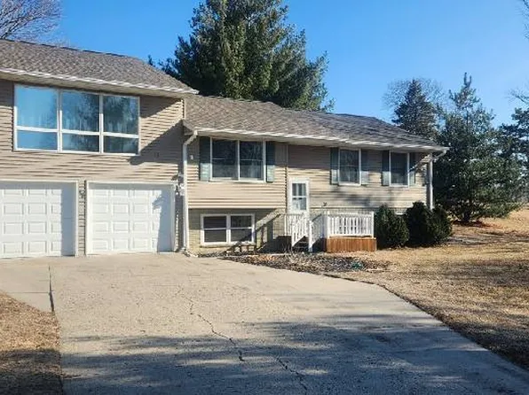43 Meadow Ln, Prophetstown, IL 61277
