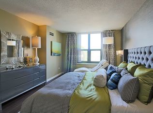 1 W Superior St, Chicago, IL 60654