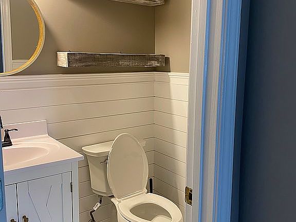 1st flr half bath