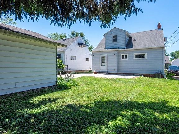 5th image of 141 Woodstock Dr