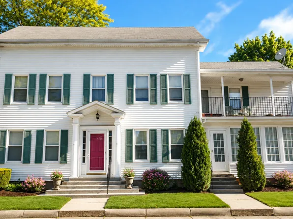 62 Dean St #4, Attleboro, MA 02703