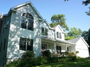 43 Valleyview Dr, Essex Jct, VT 05452