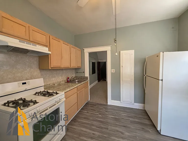 1561 Homestead St — Photo 10