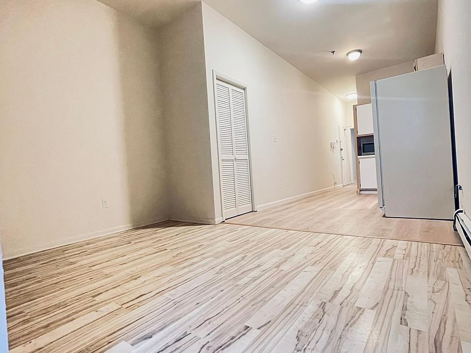 Open living -Kitchen area