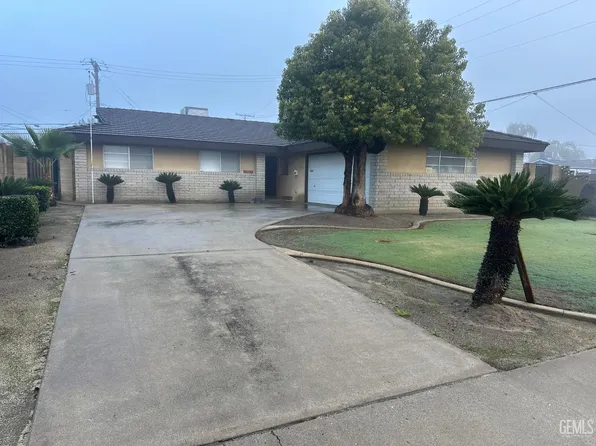 2031 8th Ave, Delano, CA 93215