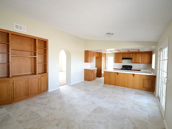 4th image of 1002 Brianna Ave