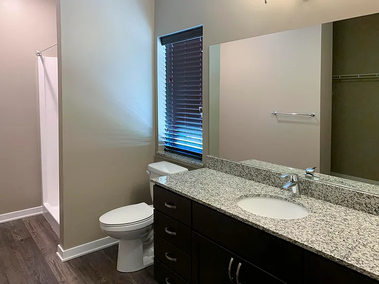 Step into a bathroom that combines contemporary style with everyday functionality for a refreshing experience.