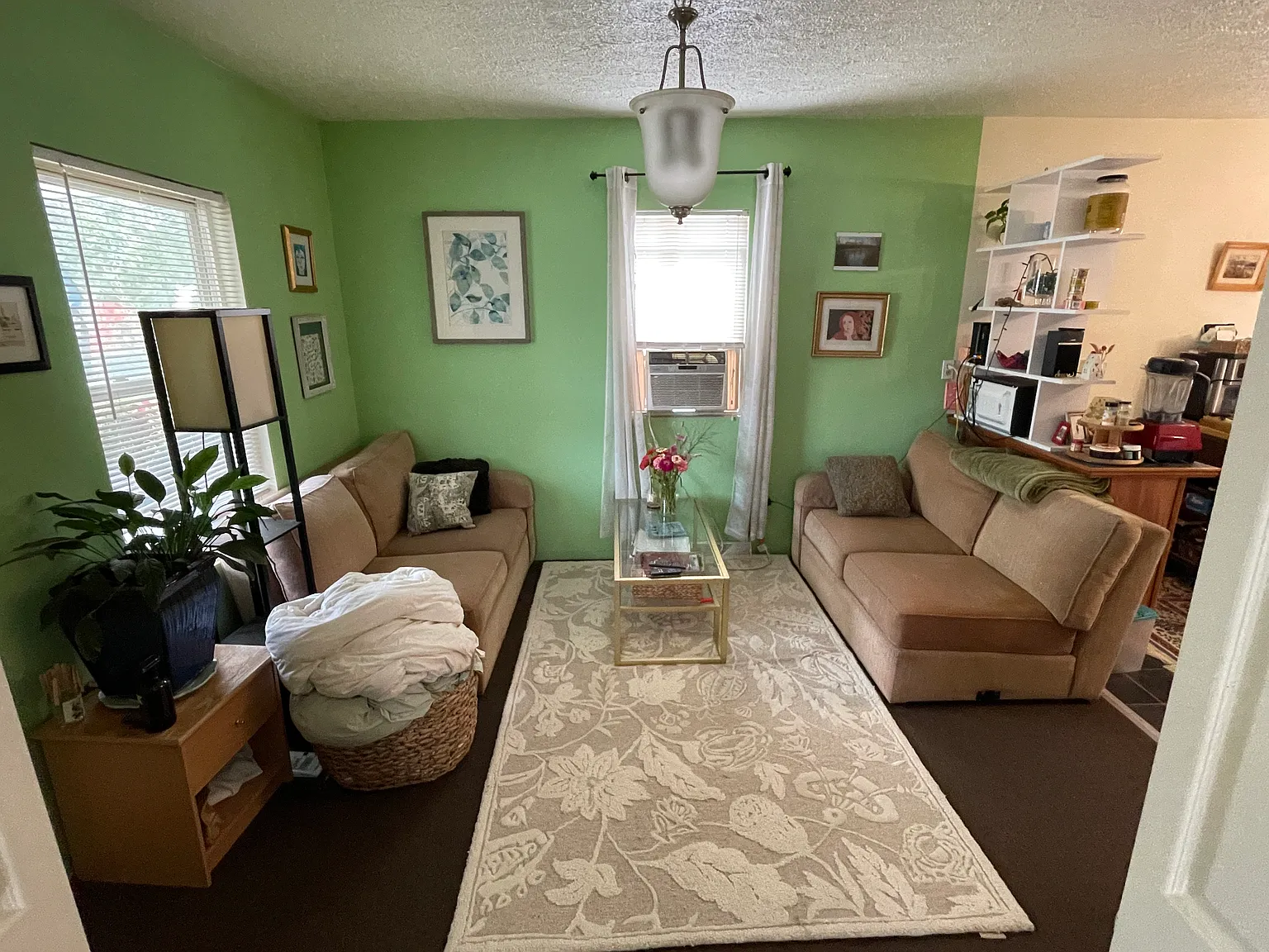 2 bed, $1,000 — Photo 1