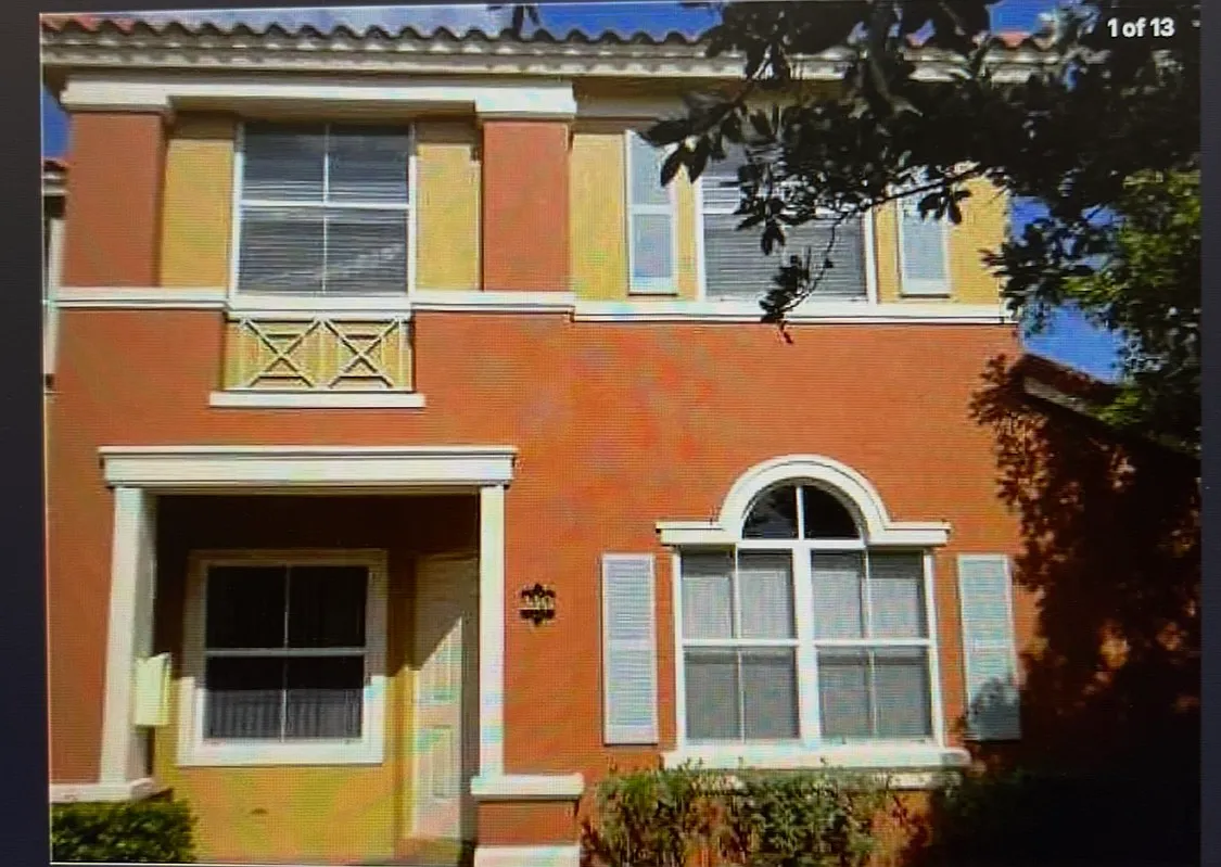 3 bed, 2.5 bath, 1350 sqft, $3,200 — Photo 2