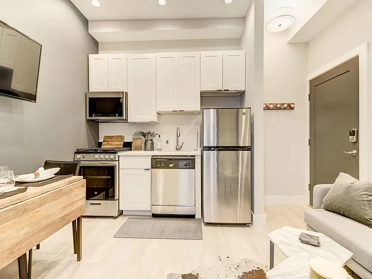 1704 Q St NW #202 — Photo 1